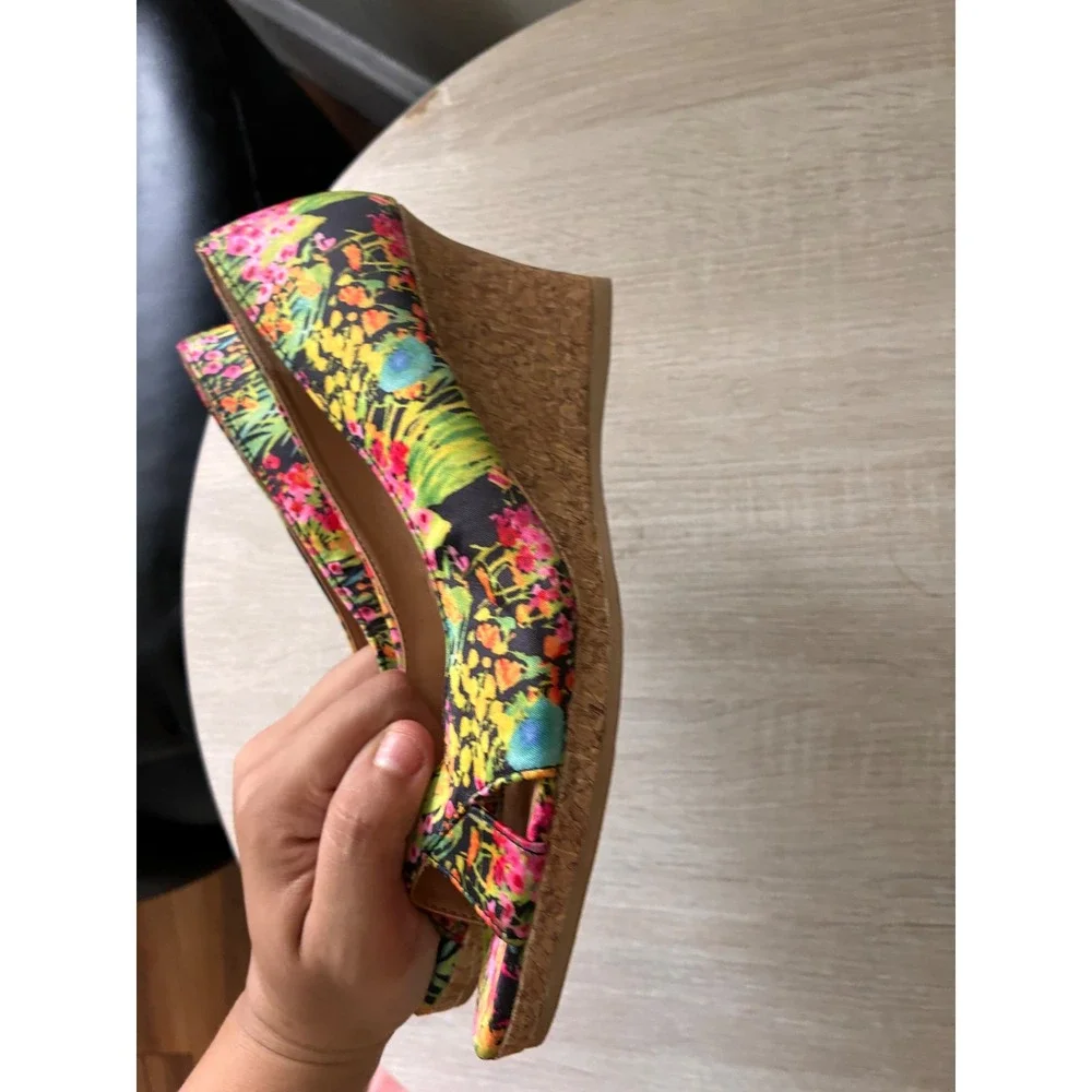 Dexflex Comfort Womens Floral Wedge Sandals Peep Toe Cork Heel Multi Color 7.5